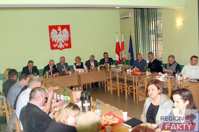 powiększ...