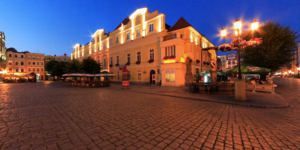 Rynek - pierzeja południowa i zachodnia Panorama